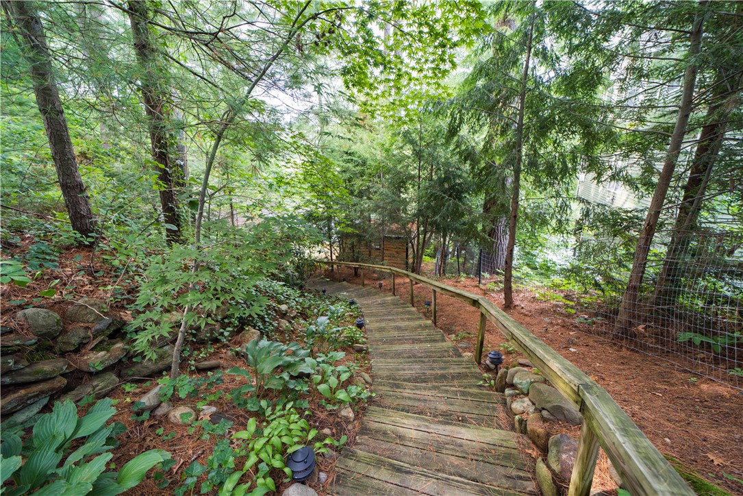 16 Ruff Stone Road