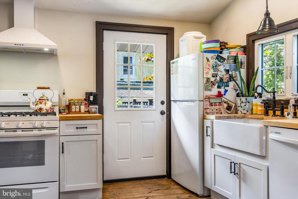 51 CORYELL ST