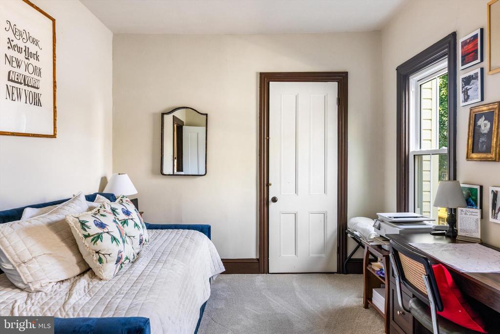51 CORYELL ST