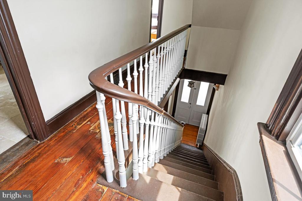 51 CORYELL ST