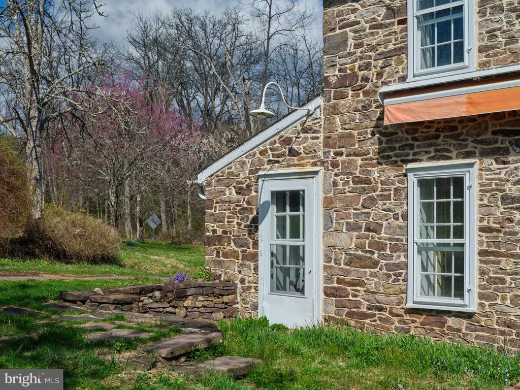 119 RAVEN ROCK ROAD