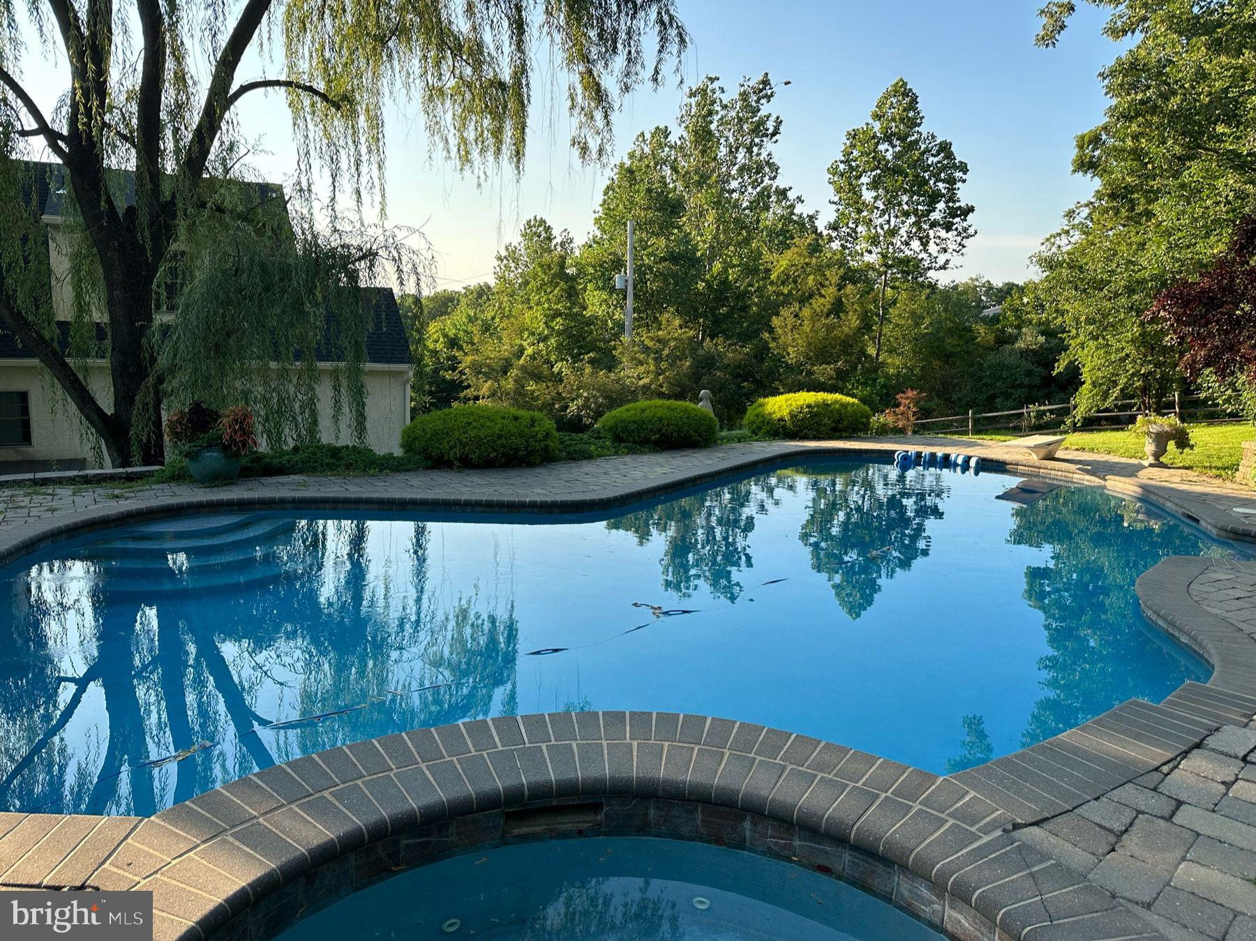 214 S Sugan Rd