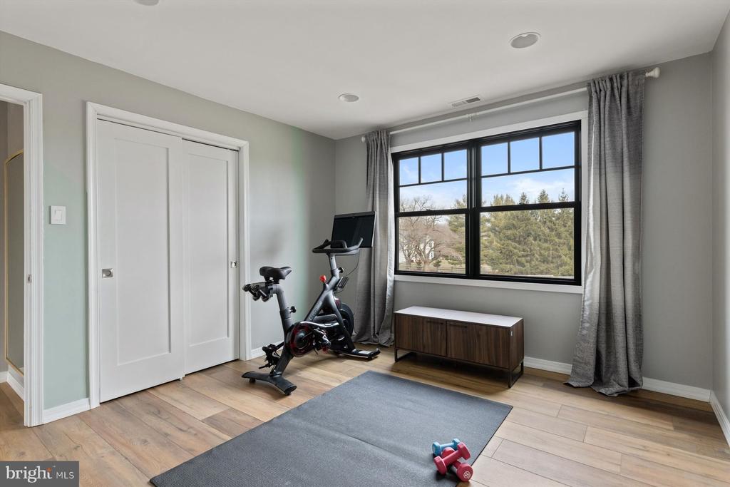 28 Towpath Way