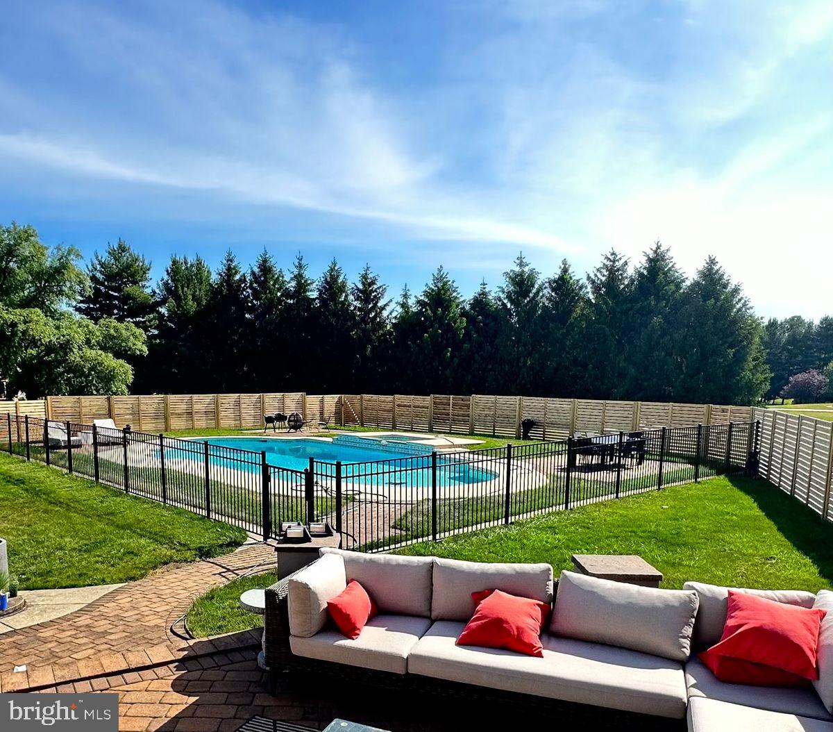 28 Towpath Way