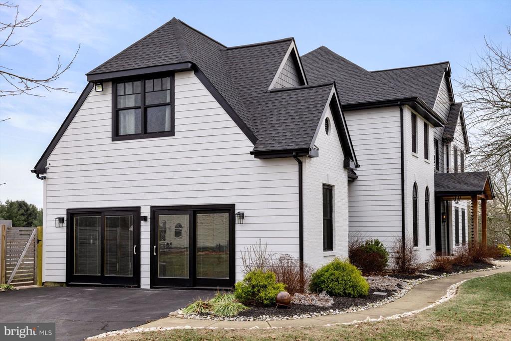 28 Towpath Way