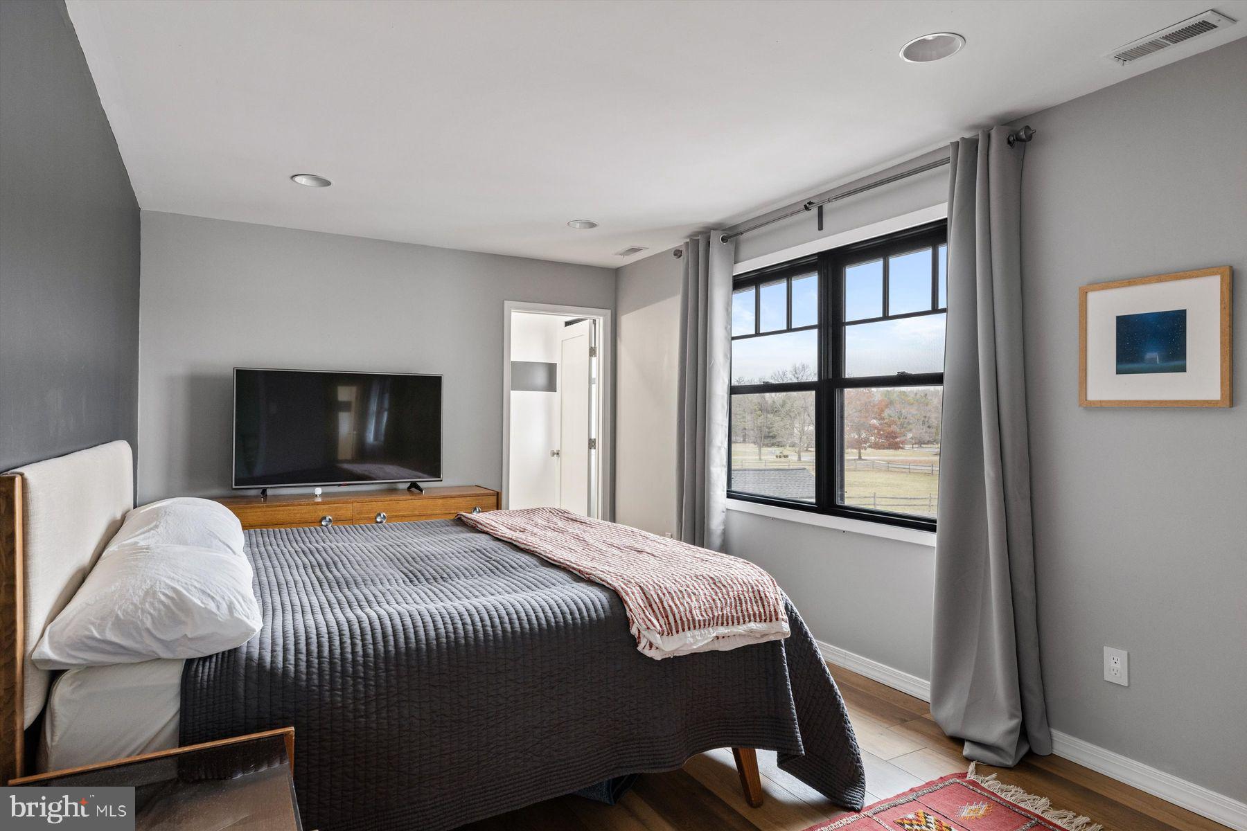 28 Towpath Way
