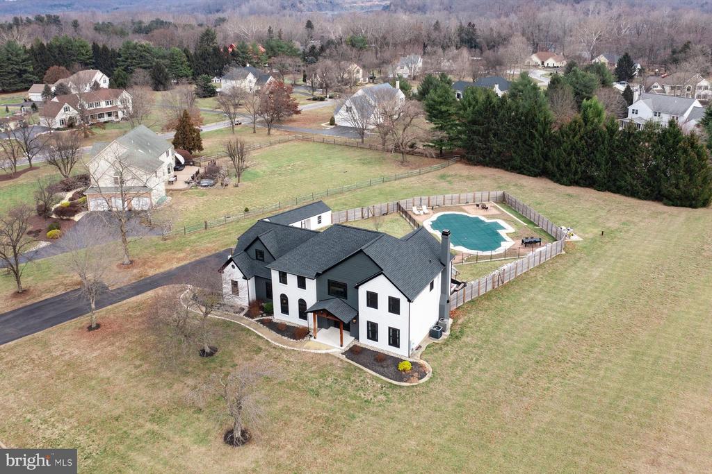 28 Towpath Way