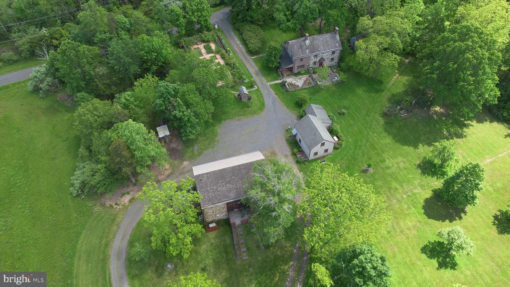 82 Tory Rd