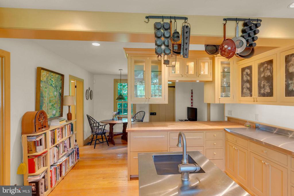 82 Tory Rd