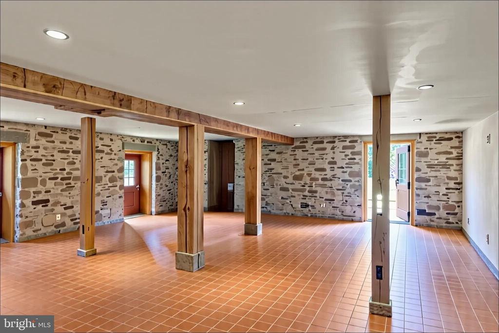 82 Tory Rd
