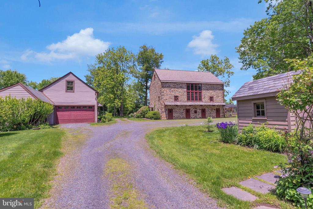82 Tory Rd