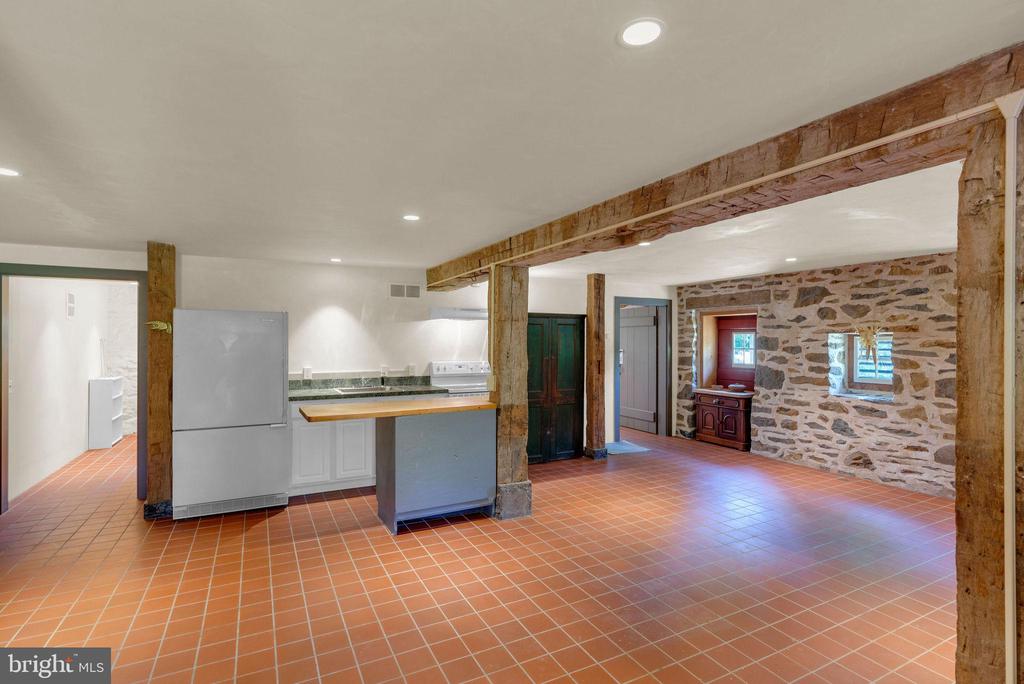 82 Tory Rd