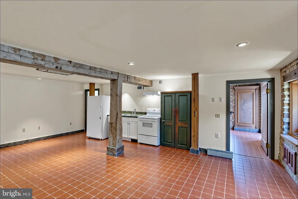 82 Tory Rd