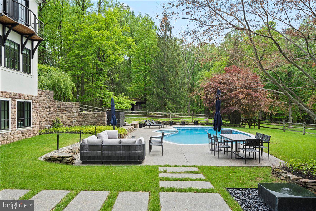 6450 Old Carversville Rd