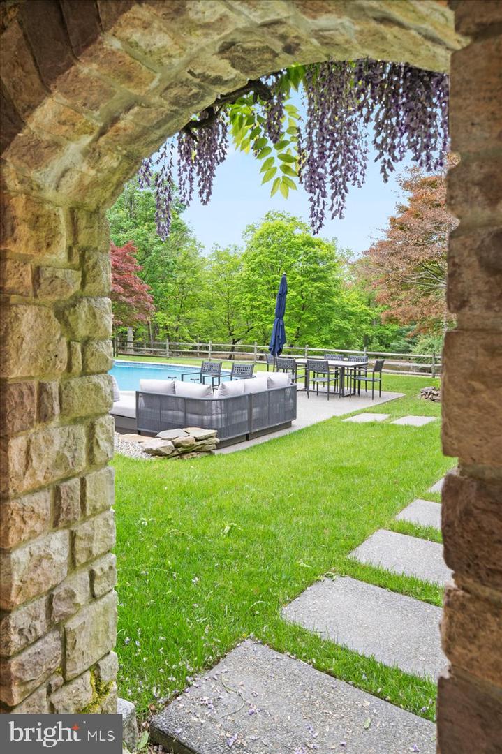 6450 Old Carversville Rd