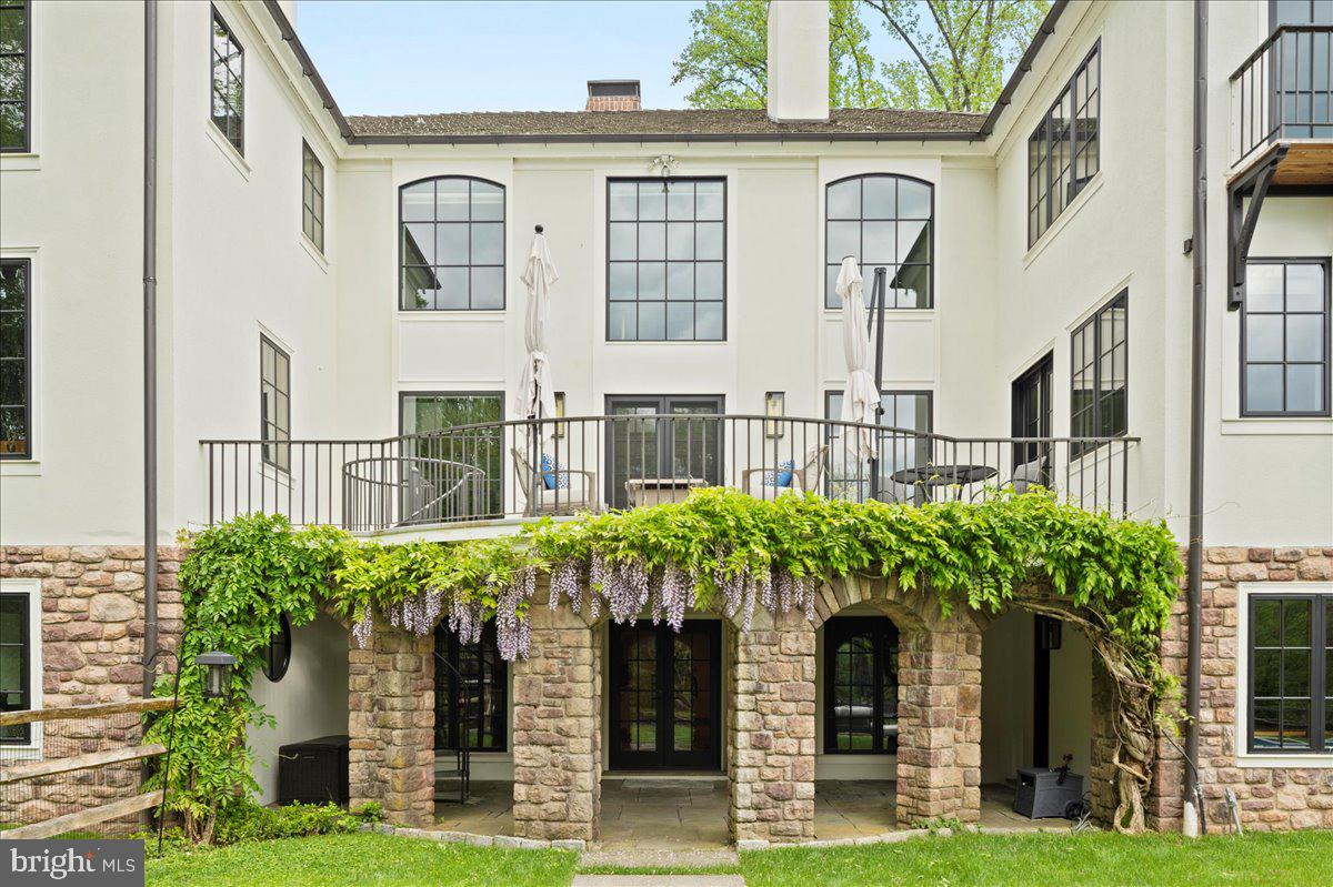 6450 Old Carversville Rd