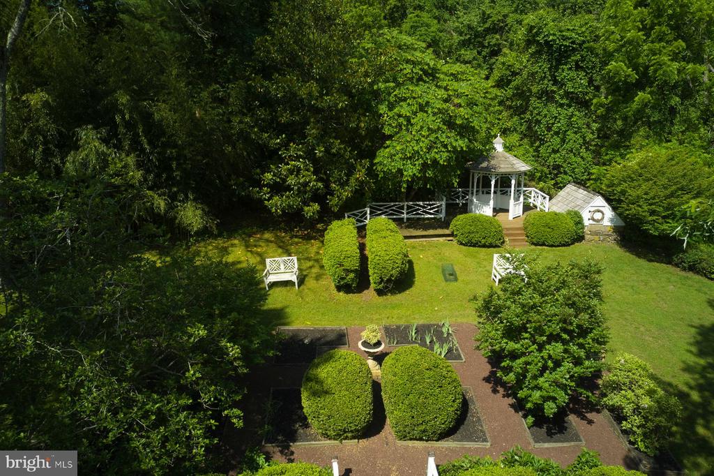 182 Taylorsville Rd