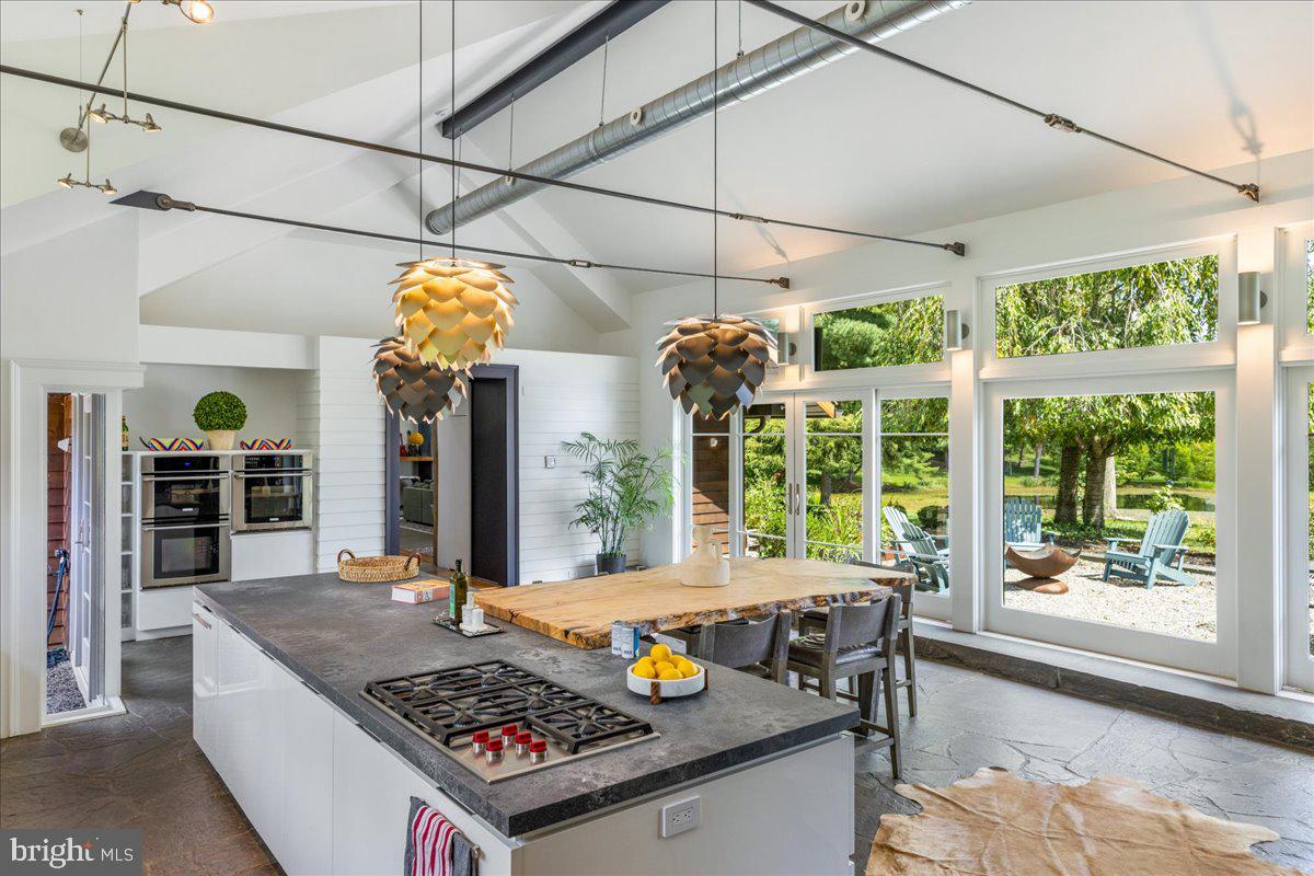 1711 SWEETBRIAR ROAD