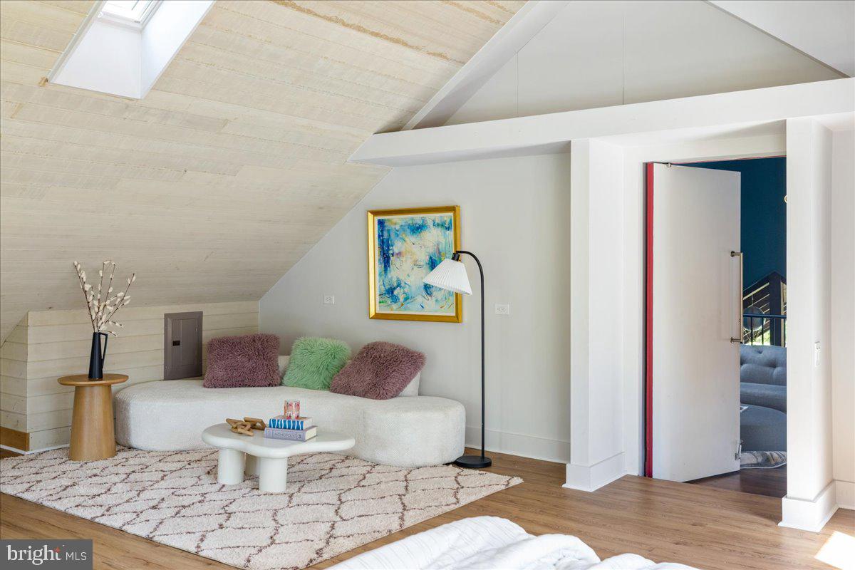 1711 SWEETBRIAR ROAD