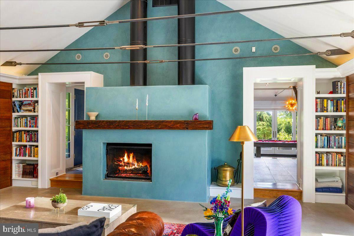 1711 SWEETBRIAR ROAD