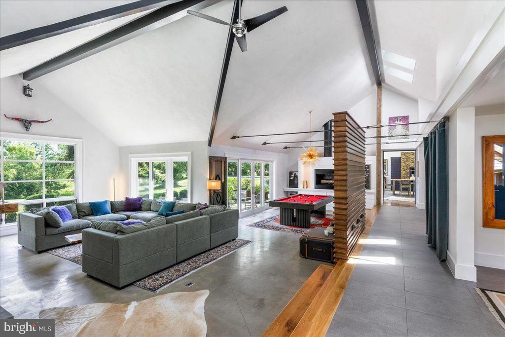 1711 SWEETBRIAR ROAD