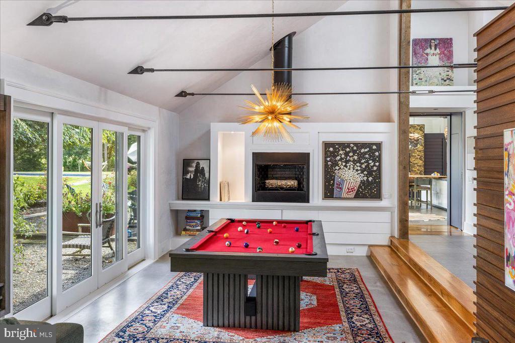 1711 SWEETBRIAR ROAD