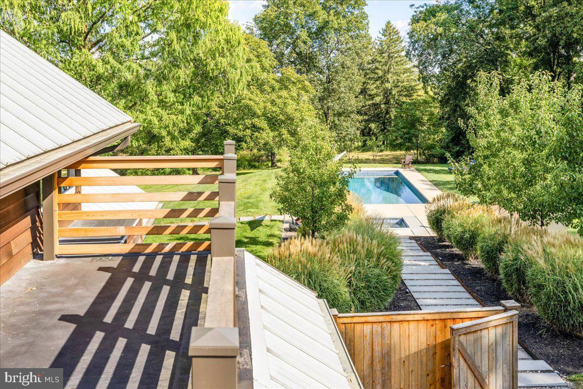 1711 SWEETBRIAR ROAD