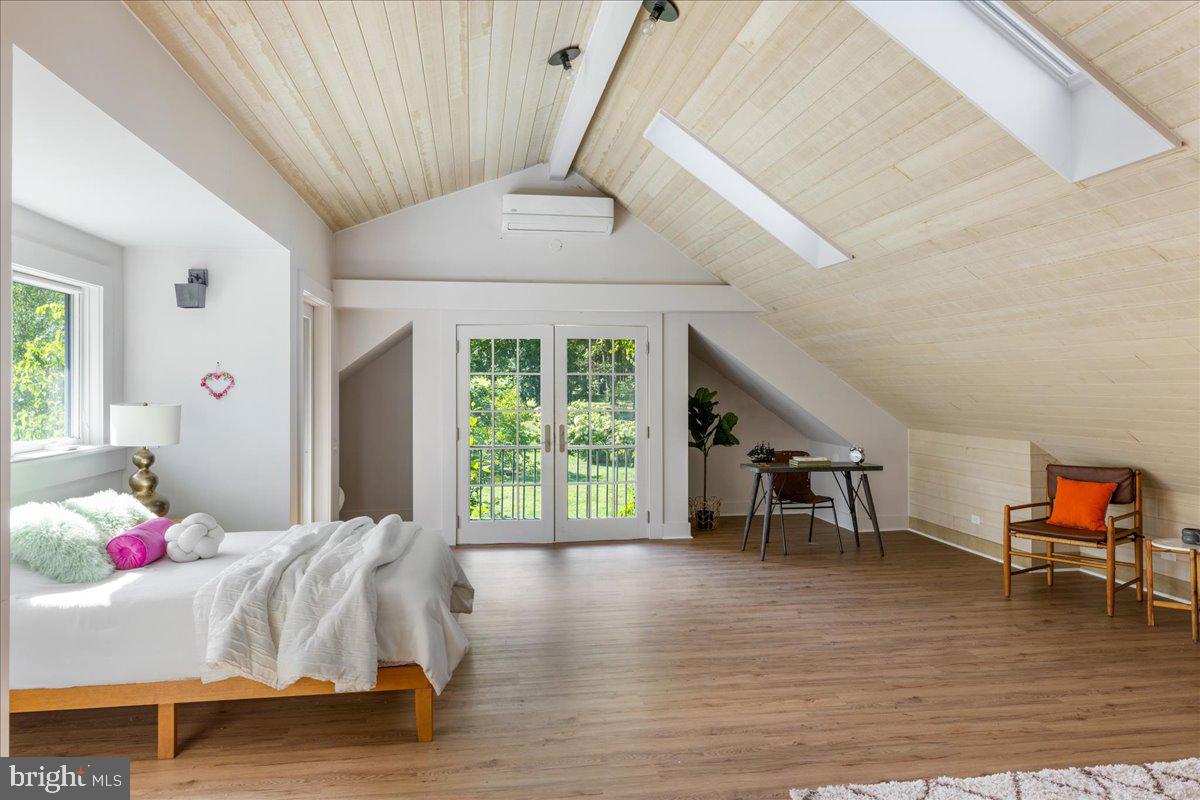 1711 SWEETBRIAR ROAD