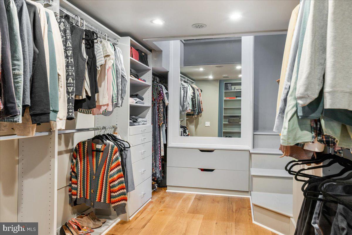 1711 SWEETBRIAR ROAD