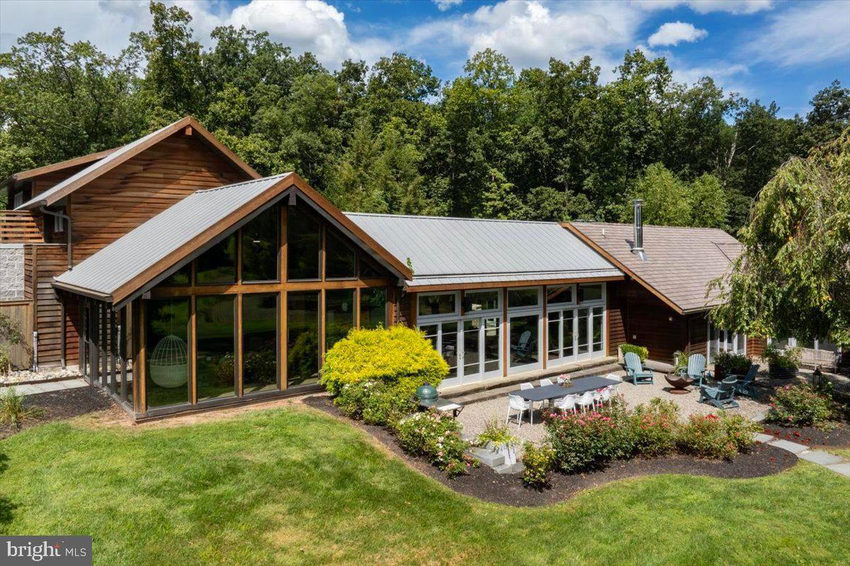 1711 SWEETBRIAR ROAD