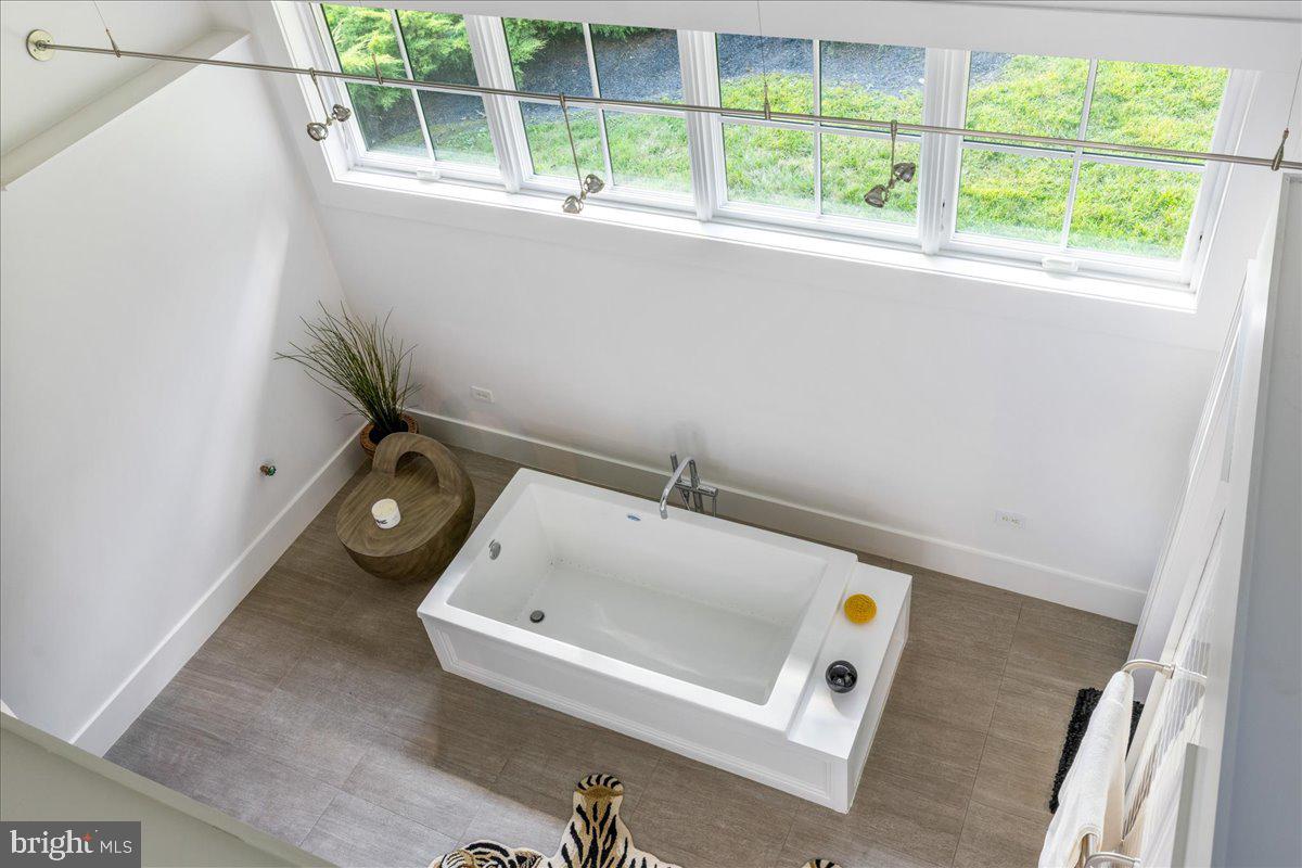 1711 SWEETBRIAR ROAD