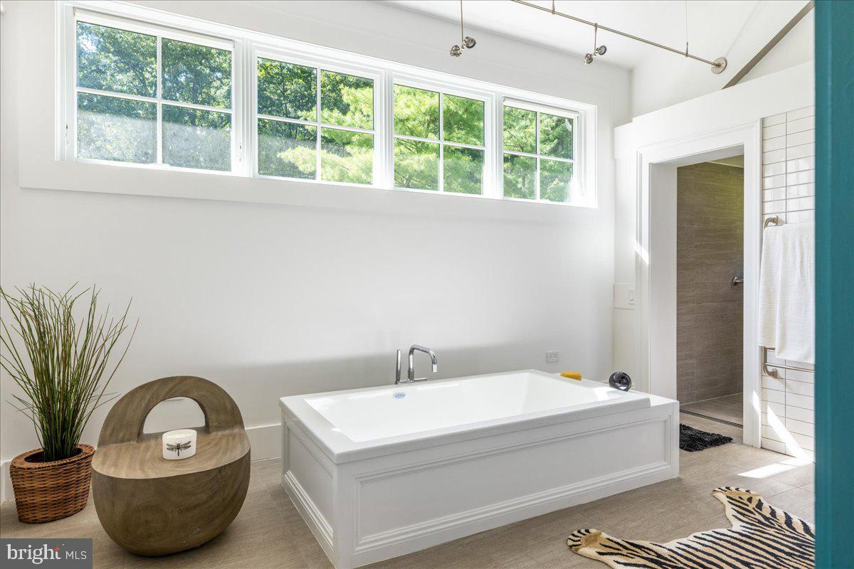 1711 SWEETBRIAR ROAD