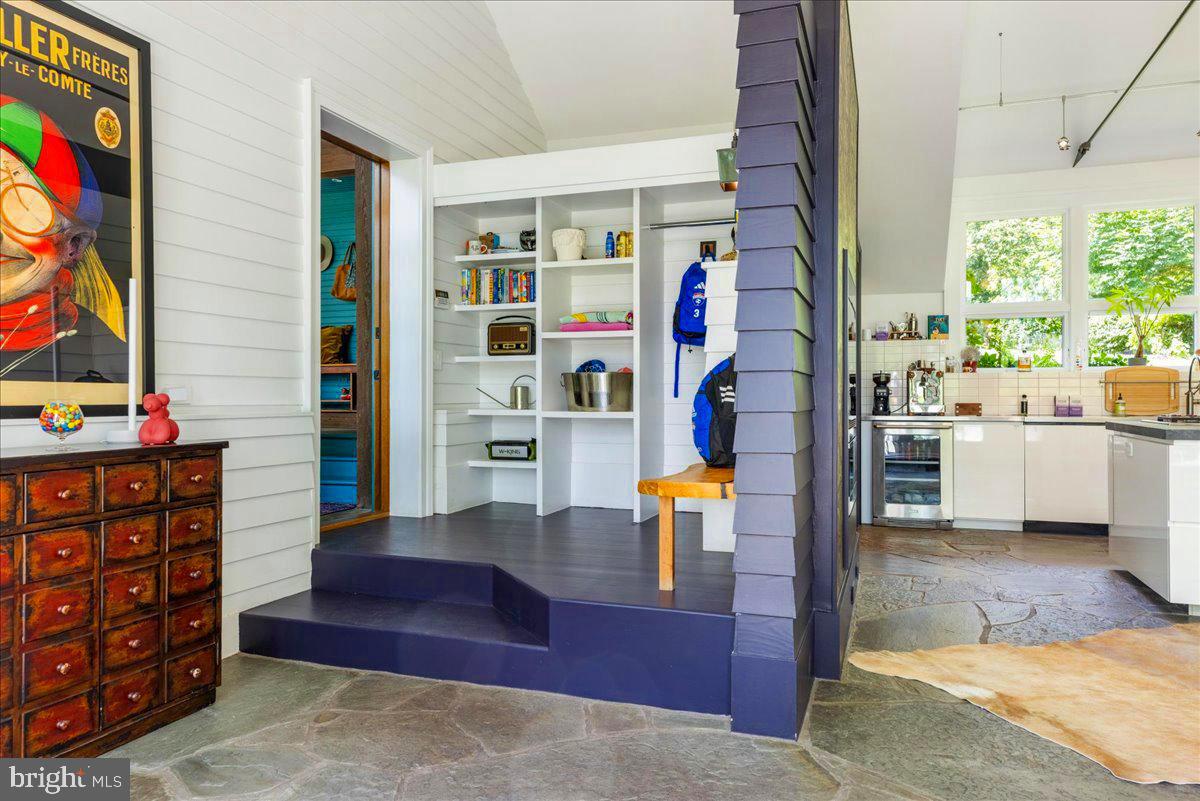 1711 SWEETBRIAR ROAD