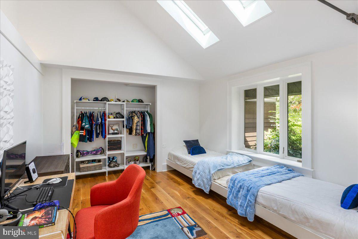 1711 SWEETBRIAR ROAD