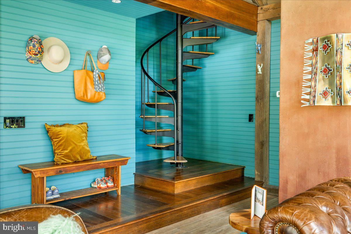 1711 SWEETBRIAR ROAD