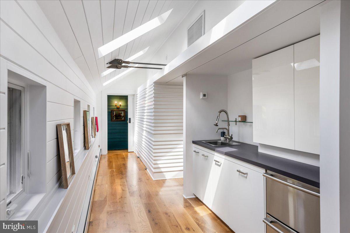 1711 SWEETBRIAR ROAD