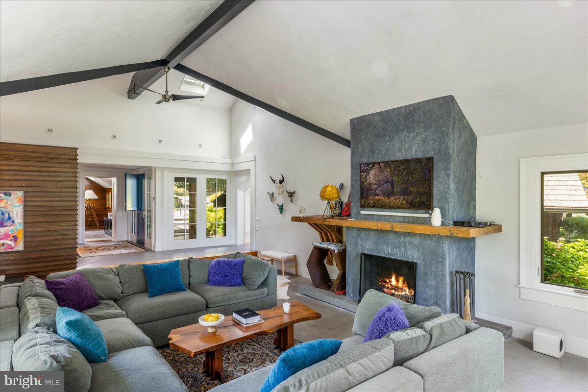 1711 SWEETBRIAR ROAD