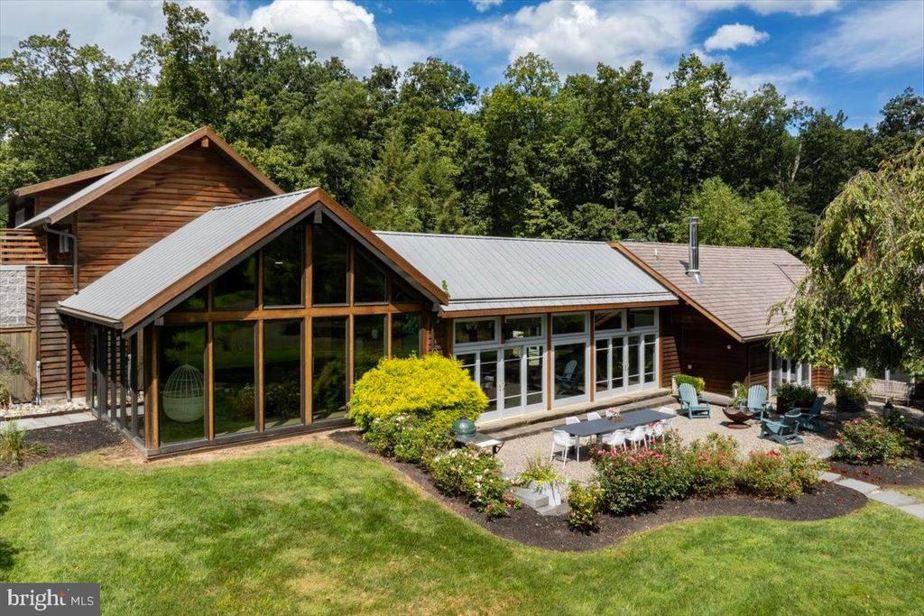 1711 SWEETBRIAR ROAD