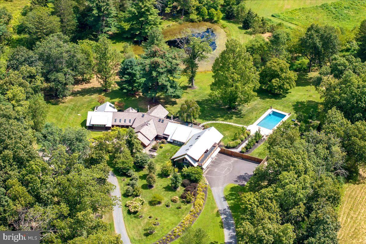 1711 SWEETBRIAR ROAD