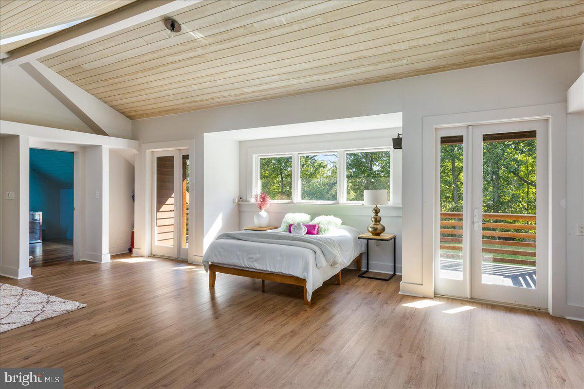 1711 SWEETBRIAR ROAD