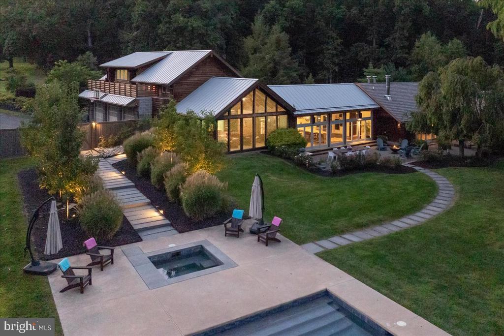 1711 SWEETBRIAR ROAD