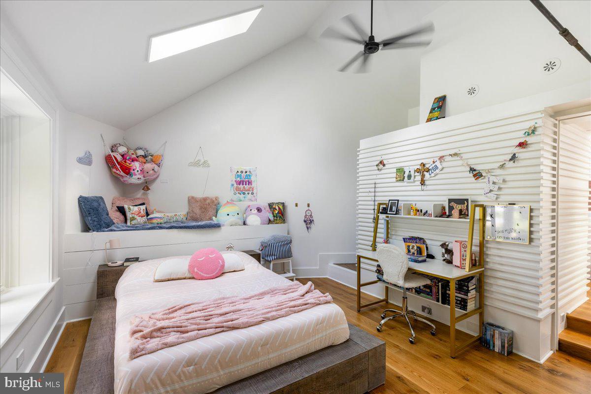 1711 SWEETBRIAR ROAD