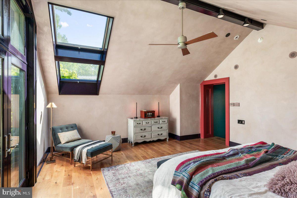 1711 SWEETBRIAR ROAD