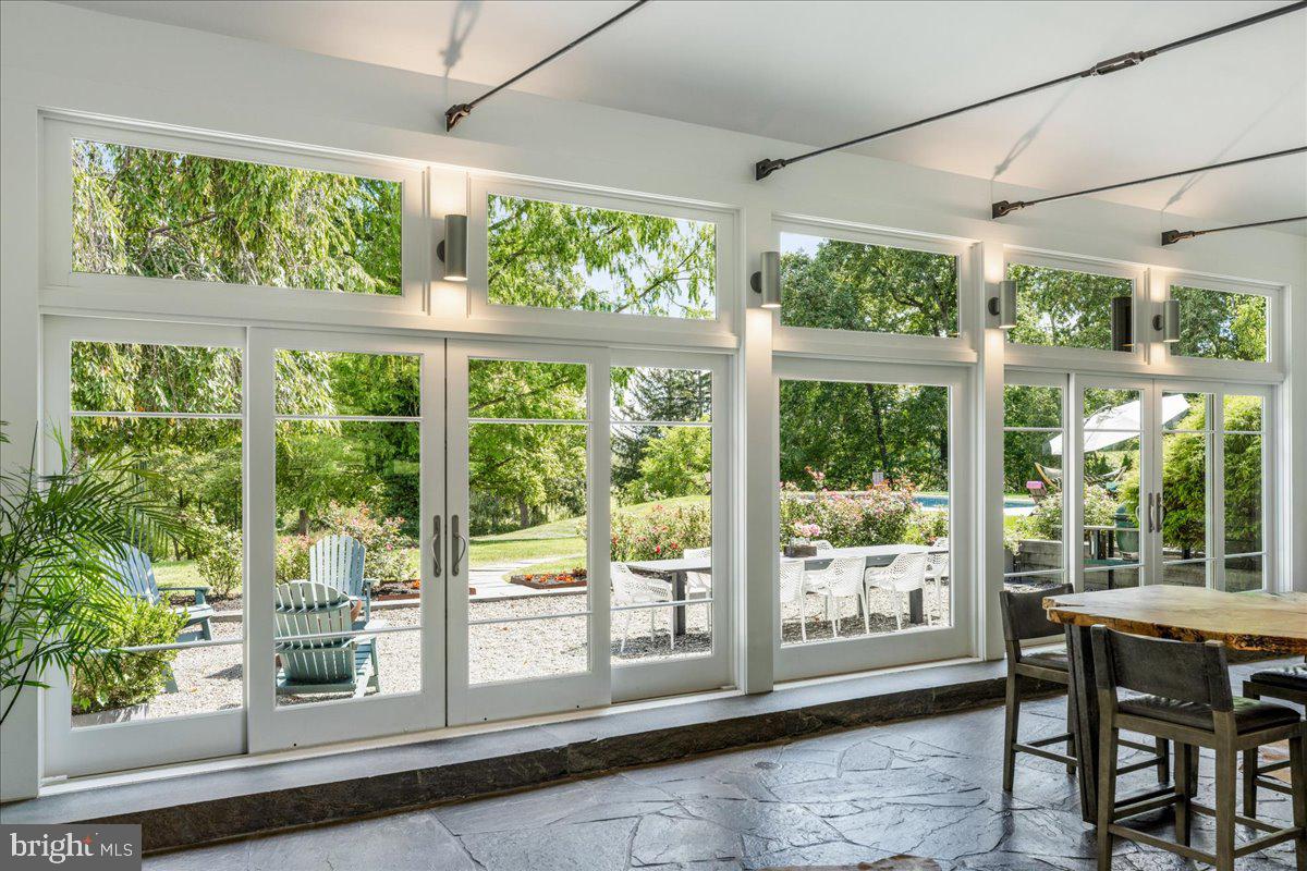 1711 SWEETBRIAR ROAD