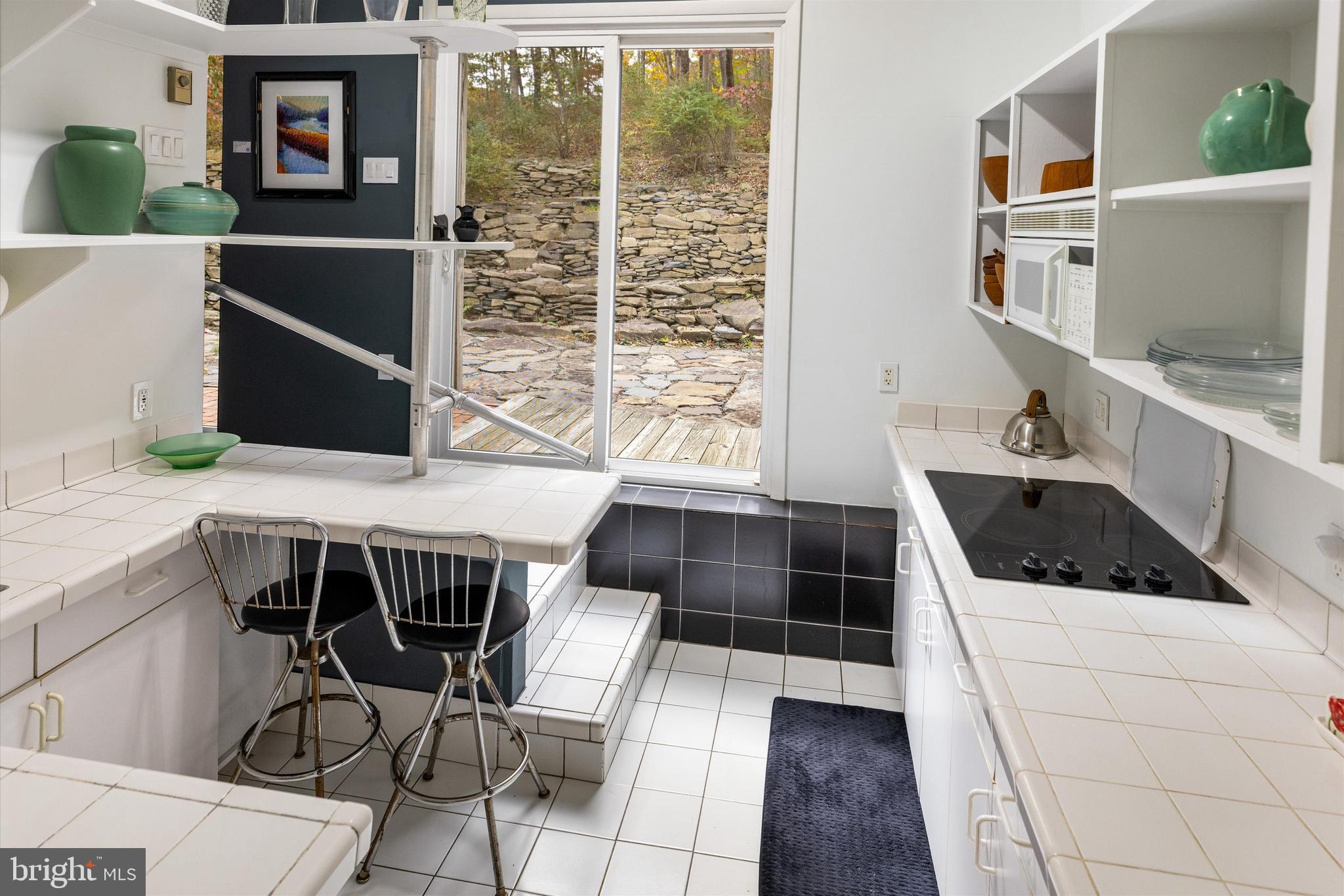 7640 TOHICKON HILL ROAD