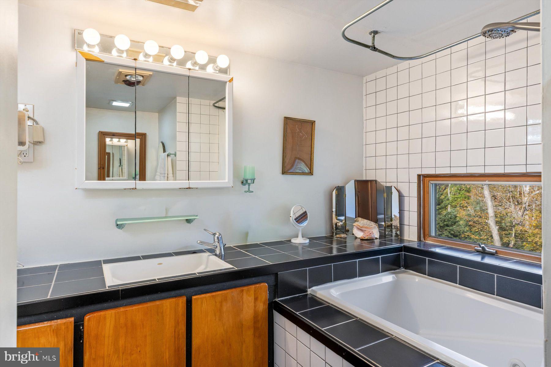 7640 TOHICKON HILL ROAD