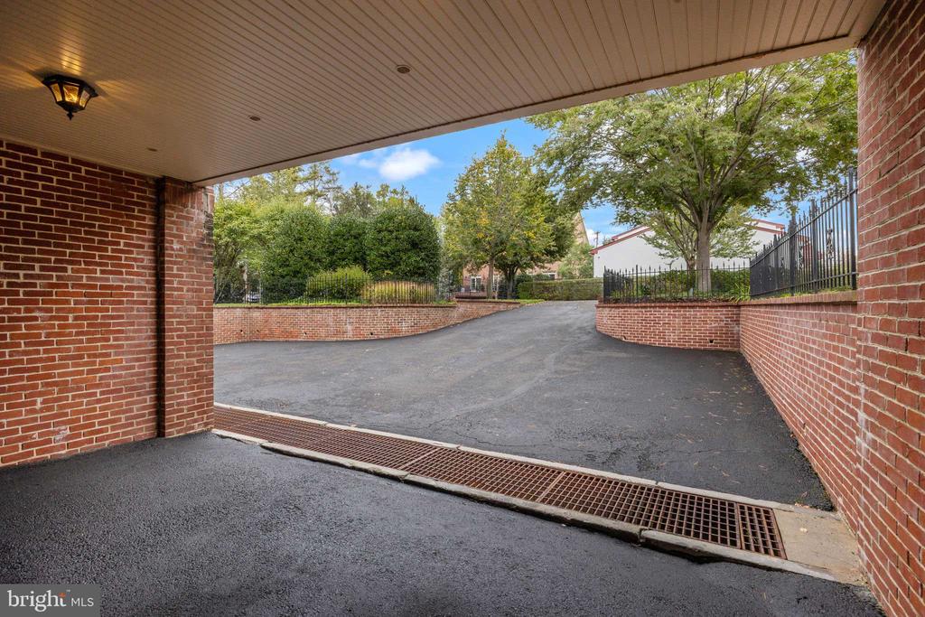 7 DUNHAM LANE