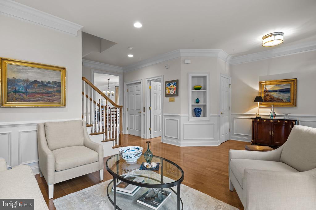 7 DUNHAM LANE