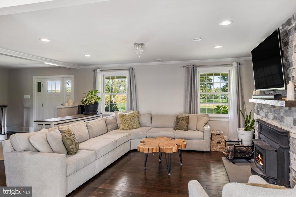 4981 NEW ROAD