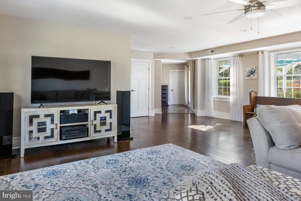 4981 NEW ROAD